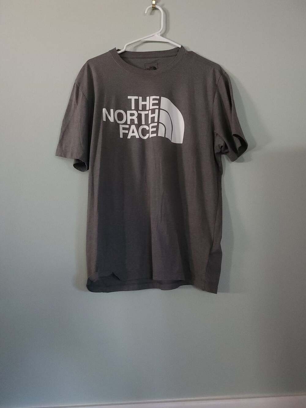 Gorpcore Outdoorstyle The North Face Men's Grey T-Shirt